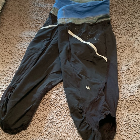 Lululemon crop Capri size 8 - Picture 2 of 4